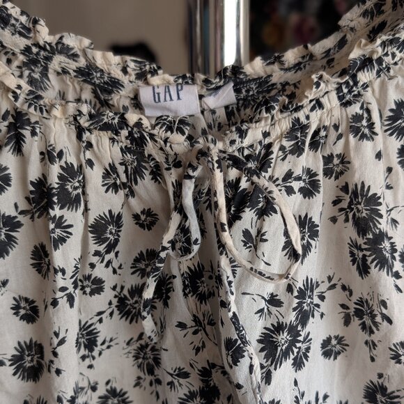 Flowy GAP Boho Top - Picture 2 of 6